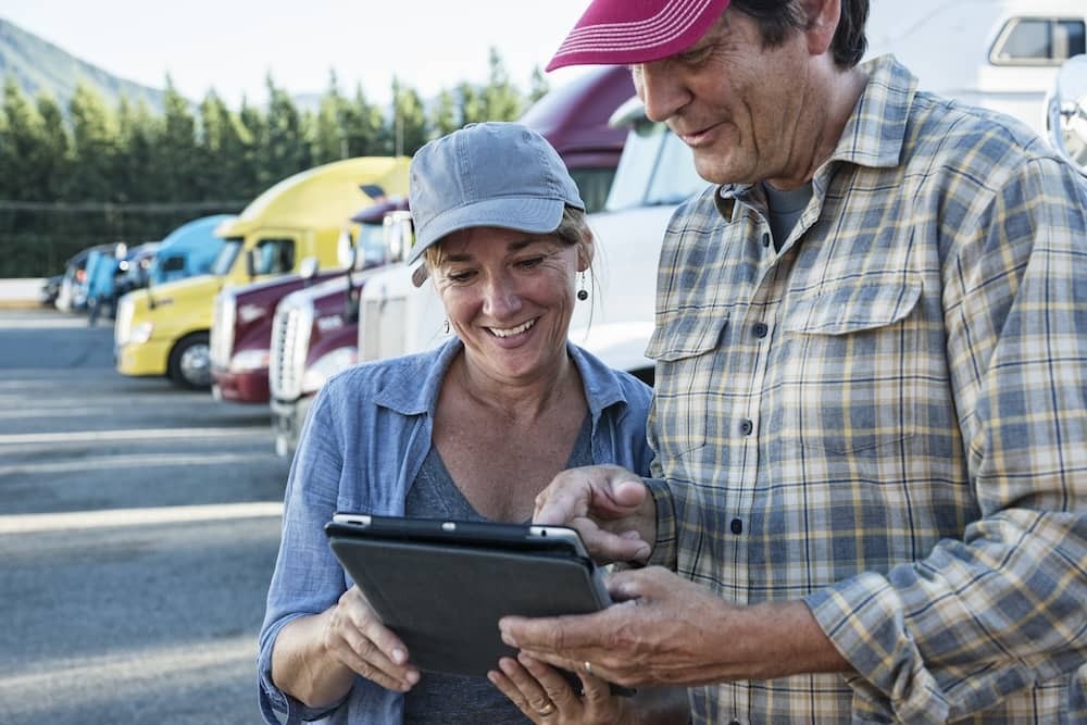 Technology-Integration-in-Daily-Operations-Enhancing-the-Trucking-Experience-1