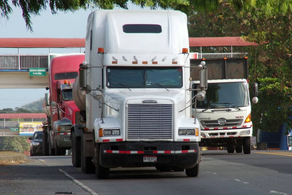 Canva-Panama-Truck-Transport-1024x709-1-uai-1024x682