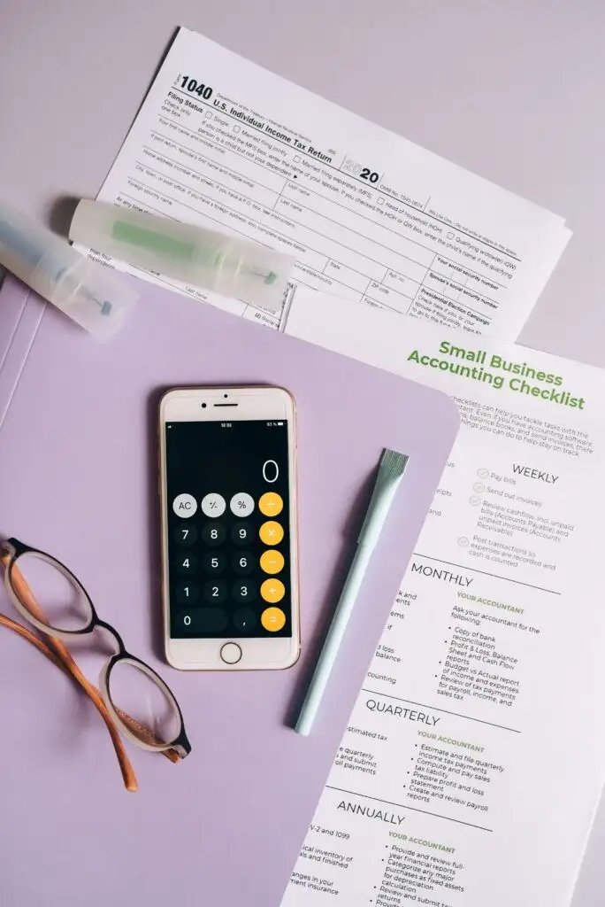 Quarterly-Business-Taxes-1-684x1024