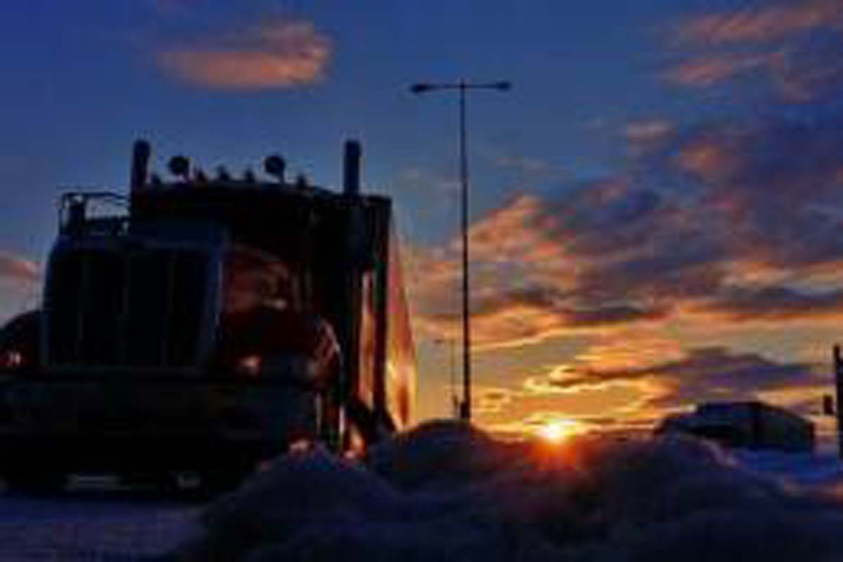 Trucker-Wages-300x172-1-uai-258x172